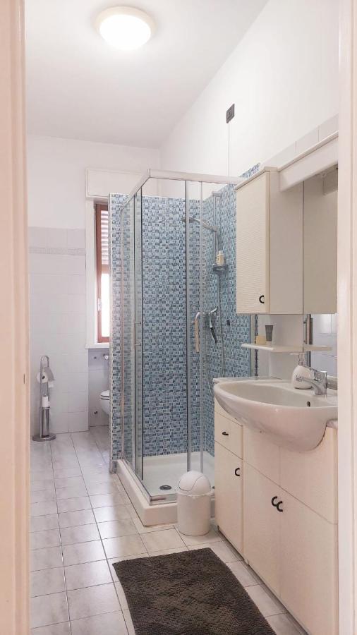 Attico Trilocale Con Solarium A Borghetto Santo Spirito Apartment Exterior photo